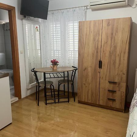 Guest House Matana Pomena Bagian luar foto